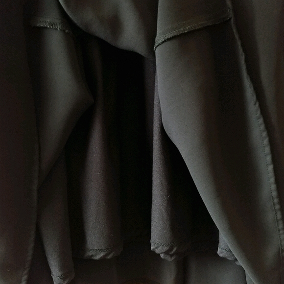 Cold-shoulder button-up long-sleeve dress - Picture 5 of 8